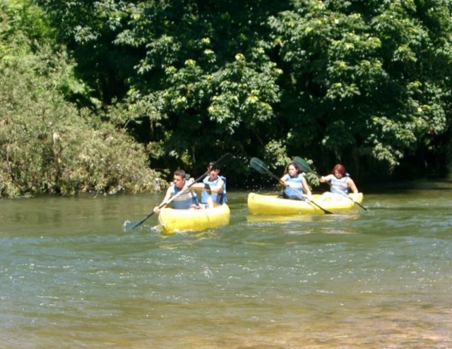 Encabezando el grupo de canoas